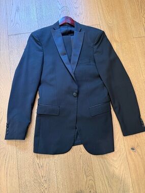 Men's Black Satin-Lapel Tuxedo Jacket And Pants